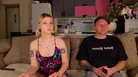 We are a couple Leo and Sofiayou are always welcome here online show from 04.15.26