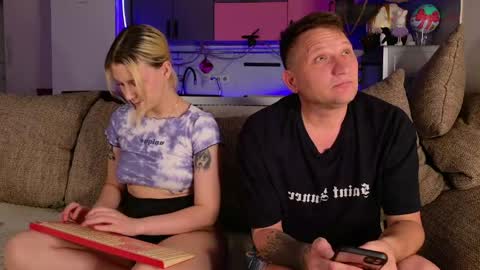 We are a couple Leo and Sofiayou are always welcome here online show from 04.15.26