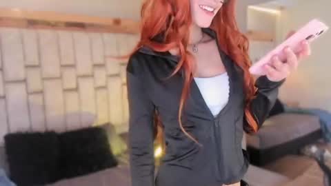 Snapshot of foxxxypink chatting on 06.24.26 fox with 3 xs online show from 06.24.26