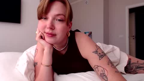 Snapshot of foxxycindy chatting on 09.23.25 Cindy online show from 09.23.25