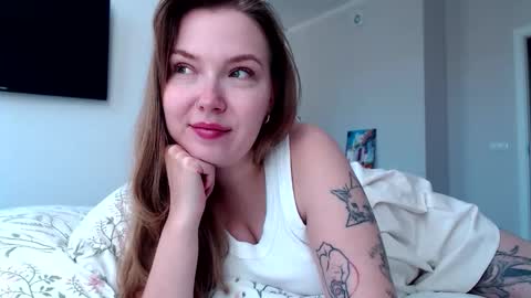 Snapshot of foxxycindy chatting on 10.02.25 Cindy online show from 10.02.25