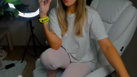 Foxy online show from 10.22.25