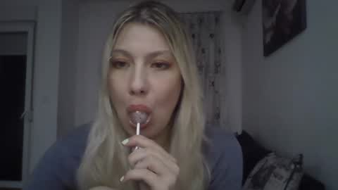 foxy_bright online show from 03.19.26