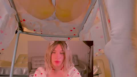 Snapshot of foxy_jpg chatting on 02.10.25 Sue online show from 02.10.25