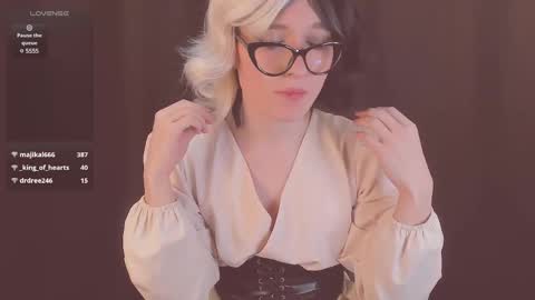 Snapshot of foxy_jpg chatting on 03.01.25 Sue online show from 03.01.25