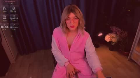 Snapshot of foxy_jpg chatting on 10.14.25 Sue online show from 10.14.25