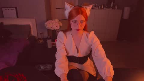 Snapshot of foxy_jpg chatting on 11.17.25 Sue online show from 11.17.25