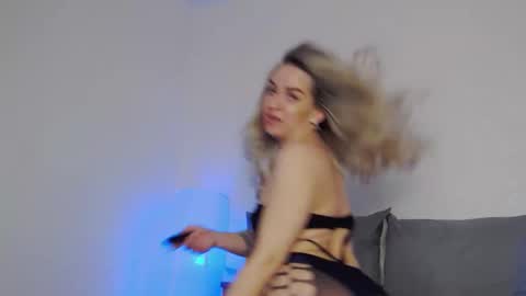 Foxy Kimmi online show from 03.27.26