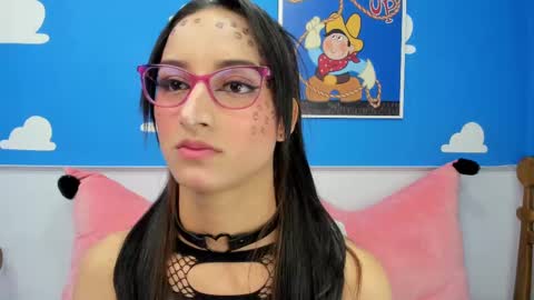 Snapshot of foxy_loren chatting on 09.11.25 Loren online show from 09.11.25