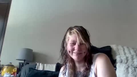 foxyfang online show from 12.04.25