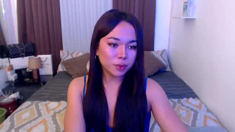 Snapshot of foxygirl_xx chatting on 10.07.25 Ms. FOX online show from 10.07.25