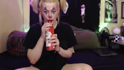 Snapshot of foxymalloryknoxy69 chatting on 11.01.25 Mallory Koxx online show from 11.01.25