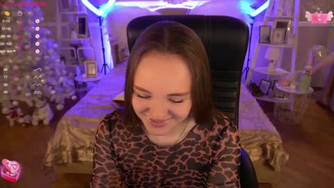Snapshot of foxyshyyy chatting on 12.04.24 Inna  online show from 12.04.24
