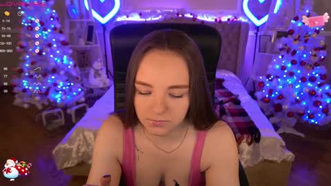 Snapshot of foxyshyyy chatting on 12.25.24 Inna  online show from 12.25.24
