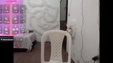 Snapshot of foxysweet08 chatting on 10.18.25 Dulce online show from 10.18.25