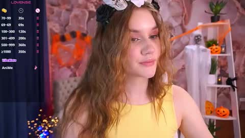 Snapshot of foxyykate chatting on 10.31.25 Kate online show from 10.31.25