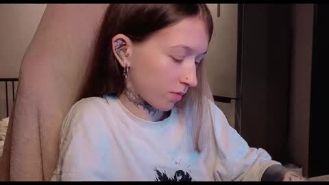 fran_bow online show from 11.10.25