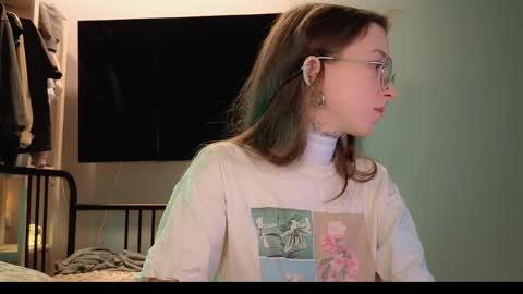 fran_bow online show from 04.08.26