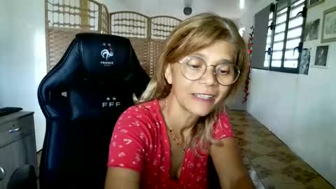 Snapshot of francelune chatting on 03.02.26 francelune online show from 03.02.26