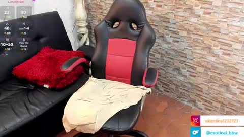 Snapshot of francesca_bbw chatting on 02.11.25 online show from 02.11.25