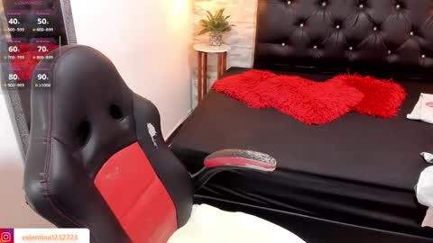 Snapshot of francesca_bbw chatting on 11.26.25 online show from 11.26.25