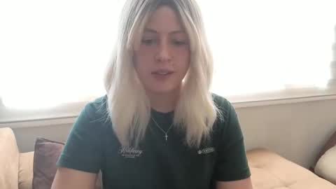 Snapshot of francescaasmith chatting on 09.11.25 Francesca online show from 09.11.25