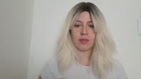 Snapshot of francescaasmith chatting on 09.17.25 Francesca online show from 09.17.25