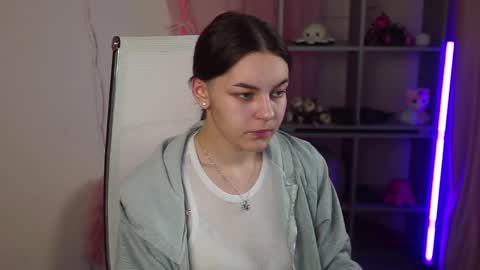 Francesca online show from 04.08.26