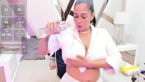 Snapshot of franchescaa chatting on 10.19.25 Victoria Franchesca online show from 10.19.25