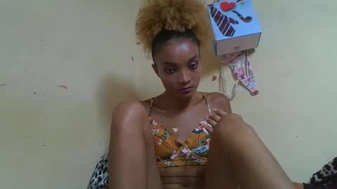 Snapshot of francinoli chatting on 04.19.26 Francinoli online show from 04.19.26