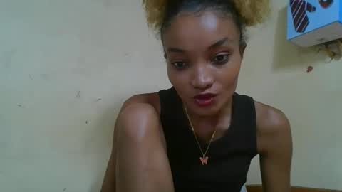 Snapshot of francinoli chatting on 04.26.26 Francinoli online show from 04.26.26