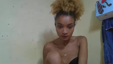 Snapshot of francinoli chatting on 04.29.26 Francinoli online show from 04.29.26