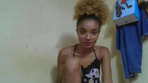 Snapshot of francinoli chatting on 04.30.26 Francinoli online show from 04.30.26