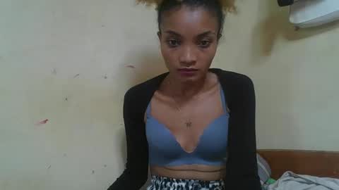 Snapshot of francinoli chatting on 05.19.26 Francinoli online show from 05.19.26