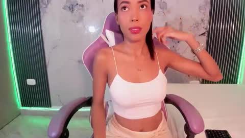 Laura online show from 02.11.26