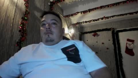 Snapshot of francoisroy chatting on 12.25.24 Juan online show from 12.25.24