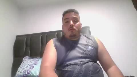 Snapshot of francoisroy chatting on 12.29.24 Juan online show from 12.29.24