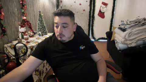 Snapshot of francoisroy chatting on 12.31.24 Juan online show from 12.31.24