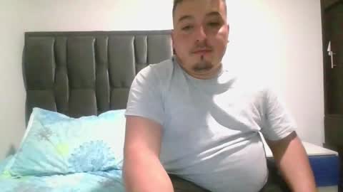 Snapshot of francoisroy chatting on 02.13.25 Juan online show from 02.13.25