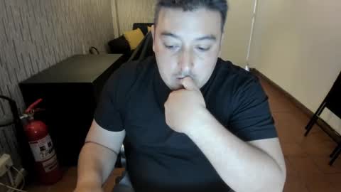 Snapshot of francoisroy chatting on 02.27.25 Juan online show from 02.27.25