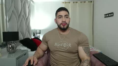 frank_foxx1 online show from 10.23.25