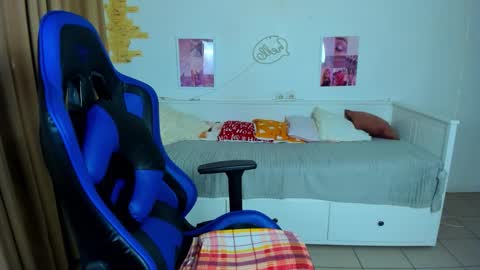 Snapshot of frank_mooree chatting on 10.16.25 Frank online show from 10.16.25