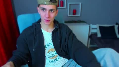 Snapshot of frank_mooree chatting on 11.03.25 Frank online show from 11.03.25