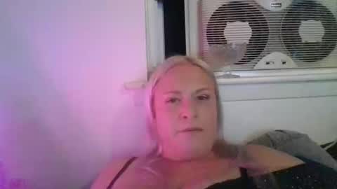 Snapshot of frankbritt chatting on 10.10.25 frankbritt online show from 10.10.25