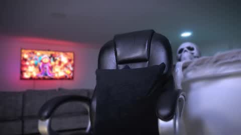 Frank Farrell. Hey remember to give me a thumbs up Ty online show from 10.30.25