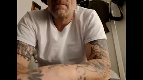 Blue eyed tatted Daddy online show from 01.19.26