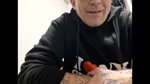 Blue eyed tatted Daddy online show from 02.25.26