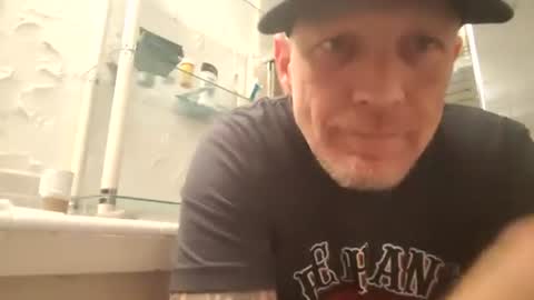 Famous Blue Eyes online show from 04.08.26