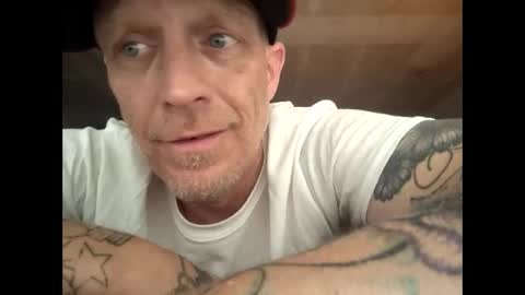 Famous Blue Eyes online show from 04.12.26