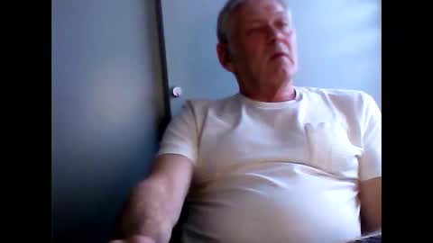 frannkboy61 online show from 04.16.26